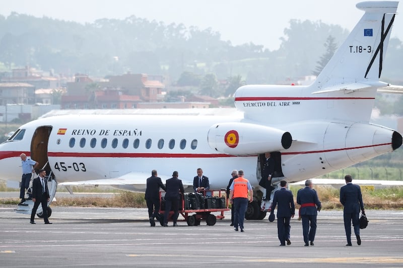 ‘Un incidente técnico’: ¿Por qué el papa León XIV tuvo que evacuar el avión que lo trasladaría a Roma?