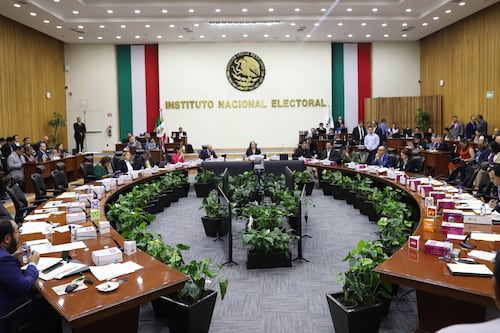 Elecciones 2027: INE rechaza discutir lineamientos para regular actos anticipados de precampaña