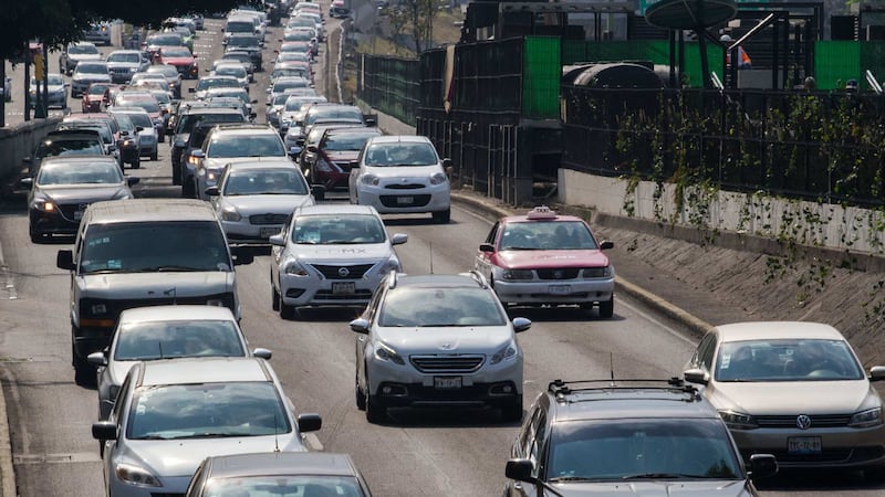 Cuidado con el ‘poli’: Hoy No Circula para este viernes en CDMX y Edomex