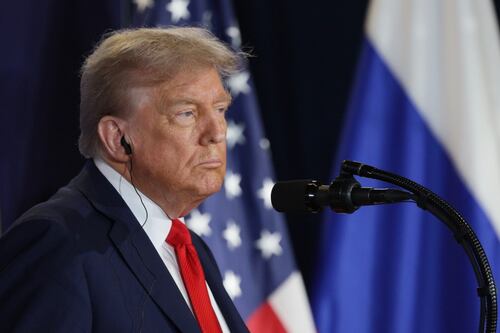 Trump da un paso atrás: Descarta alto al fuego en Ucrania y propone acuerdo de paz directo con Rusia