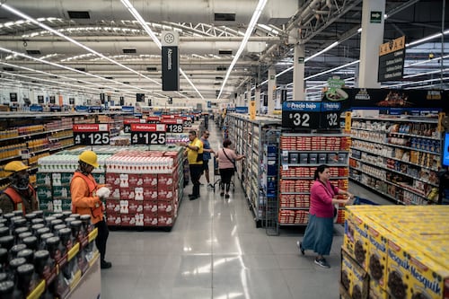 La economía de México en reversa, mientras la de EU crece como si nada