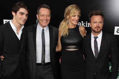 Bryan Cranston se despide de su ‘dulce hijo’ RJ Mitte: ‘Íbamos a almorzar, no sé si habría cambiado su futuro’