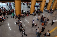 ‘Vuela bajo’ el turismo aéreo internacional
