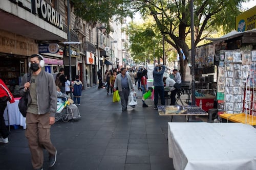 Comercios capitalinos enfrentan al contrabando asiático y terrorismo del SAT, acusa Canaco CDMX