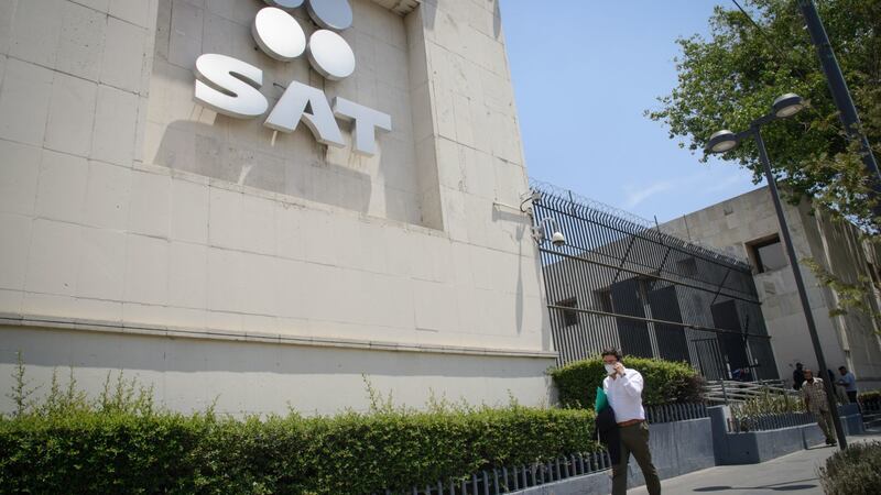 ¿Estudiaste Derecho, Contaduría o Economía? Checa esta convocatoria para hacer carrera en el SAT