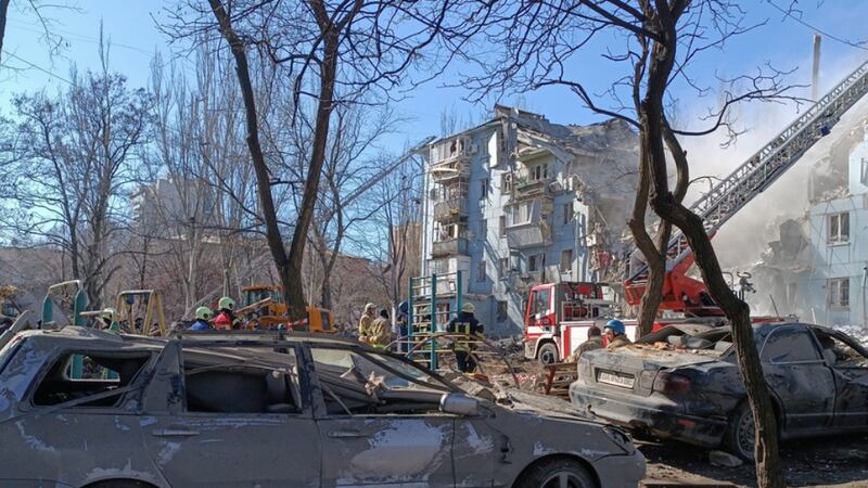 MSF atiende a civiles heridos después ataque con misiles a edificio residencial en Ucrania