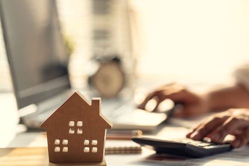 Criptomonedas o ‘crowdfunding’ inmobiliario, riesgos y beneficios para invertir