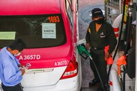 Hacienda ‘consiente’ a gasolina Premium; apoyo complementario será de casi 8 pesos