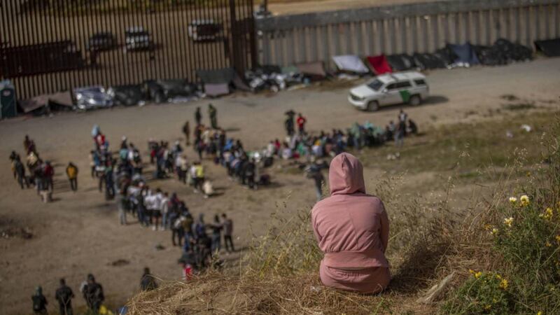 Abbott Vs Biden, el ataque a los migrantes que han denunciado autoridades de EU