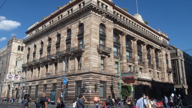 Banxico deja sin cambios la tasa de interés, en última decisión previo a elecciones