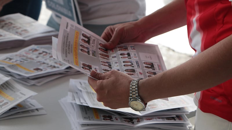 ¿Suena a injerencia? EU amenaza con retirar visas a quienes manipulen las elecciones en Colombia