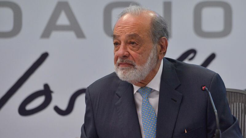 Carlos Slim asegura que Telmex ya no es negocio, pero descarta venderla: ‘Tiene que ser mexicana’