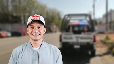 Jonathan Paredes es un clavadista de altura que denunció públicamente que un policía lo agredió. (Foto: IAGemini/Cuartoscuro/RedBull)