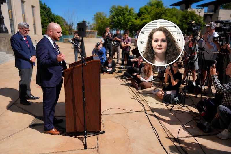 Christa Pike está ‘enchiladísima’ tras ejecución fallida en EU; tiene brazos quemados y con ampollas