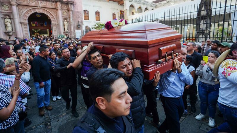 ¿Dónde estaban los escoltas de Carlos Manzo en el ataque? García Harfuch descarta vínculos con el narco