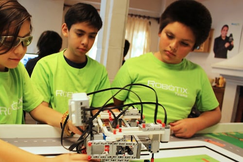 Tres niños buscan recaudar 90 mil pesos para ir a un Mundial de Robótica en China
