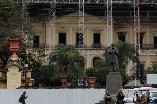 Museo Nacional de Brasil es reconstruido a paso lento a un año de su destrucción