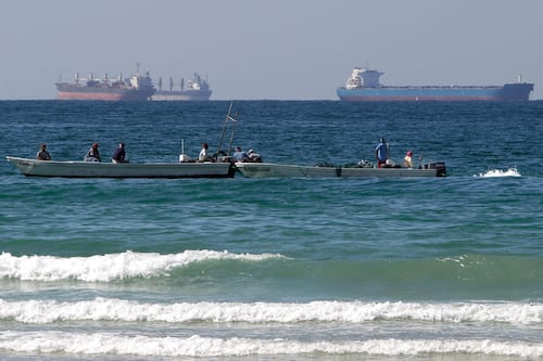 Conflicto EU-Irán ‘dispara’ precios del petróleo: Crudo da su mayor salto en 4 años