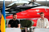 Holanda y Dinamarca ‘arman’ a Ucrania: Donarán 42 aviones de combate para hacerle frente a Rusia