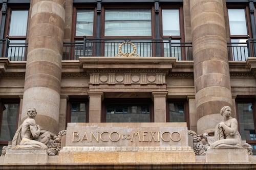 Aumenta Banxico a 1.6% su previsión del PIB para 2026