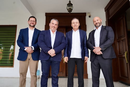 Gobernador Durazo atrae interés de empresa minera australiana para comercializar por el Puerto de Guaymas