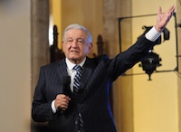 Va AMLO por extinguir a todos los organismos autónomos