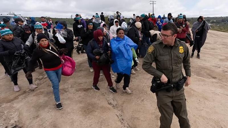 Disminuye en febrero 38% la deportación de mexicanos