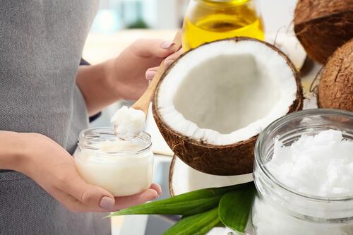 ¿Qué pasa si tomo una cucharadita de aceite de coco todos los días en ayunas?