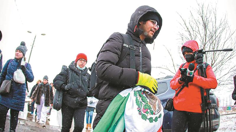 Avión repatriará este jueves a 40 mexicanos que huyeron de Ucrania