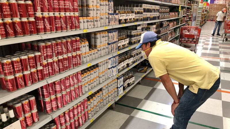 ¡Con las chelas no! Precio de la cerveza se dispara 20%