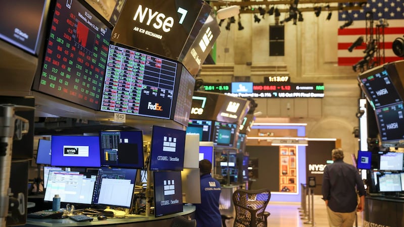 Wall Street cierra ‘tablas’; S&P 500 tiene jornada positiva y cierra en máximo histórico