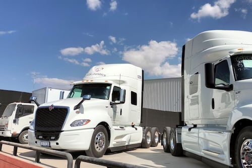 Ventas al mayoreo de vehículos pesados repuntan 45.5% en junio