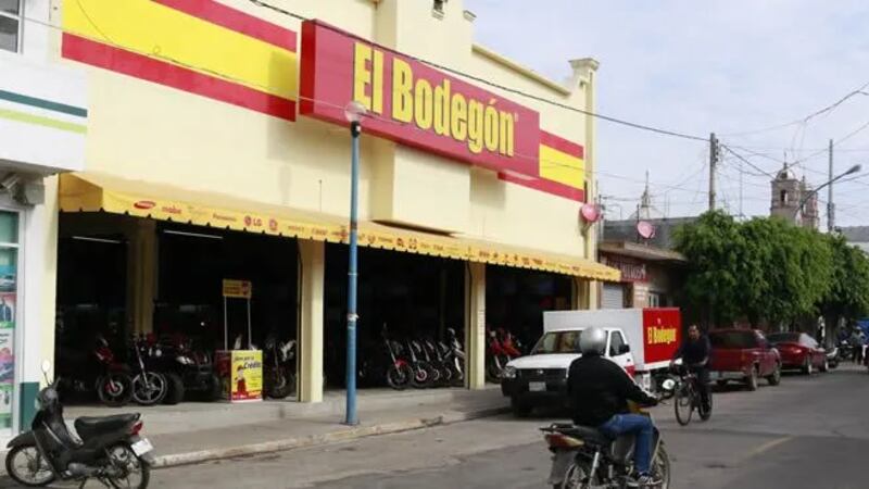 Va por nuevo centro de distribución y 17 tiendas