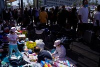 Ucranianos sí, rusos no: EU bloque paso en su frontera con México