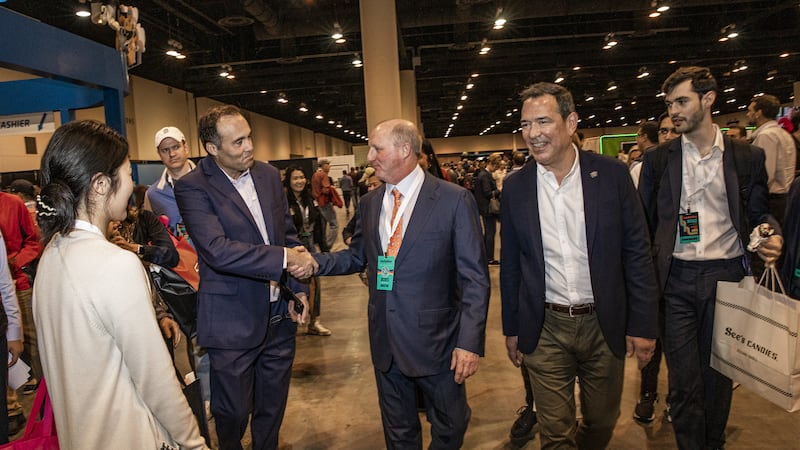 ¿Quién es Greg Abel, el reemplazo de Warren Buffett en Berkshire?