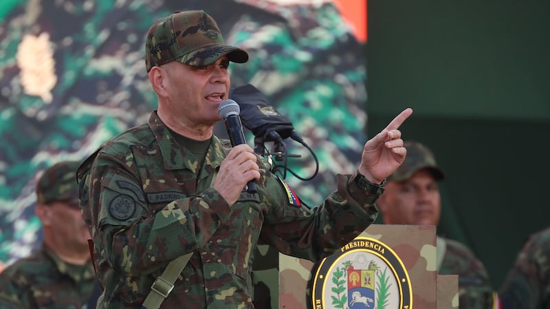 ‘Un cobarde secuestro’: Vladimir Padrino dice que equipo de seguridad de Maduro fue asesinado a sangre fría
