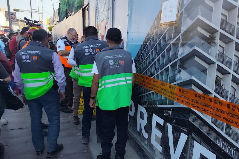 Cae grúa telescópica en la Roma Sur: ¿Qué sabemos sobre el accidente en una construcción?