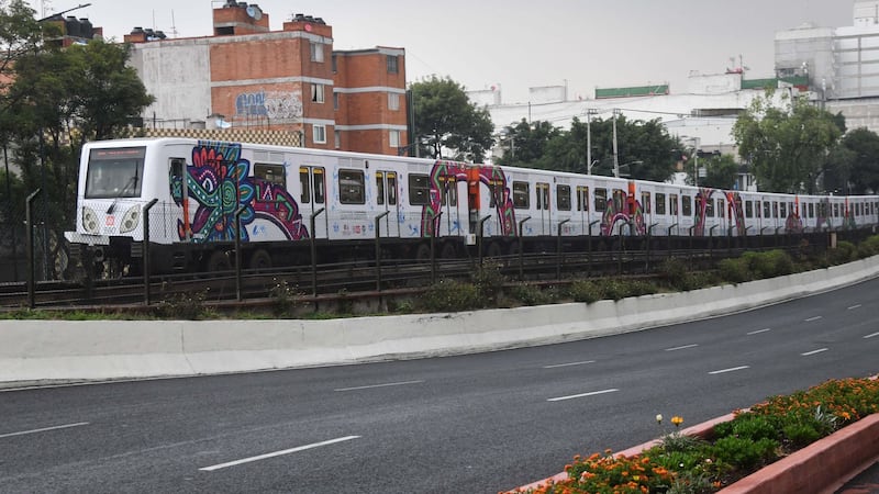 Y si sí alcanzas Metro tras el México vs Inglaterra: ¿Qué estaciones están cerradas y cuál es el horario HOY?