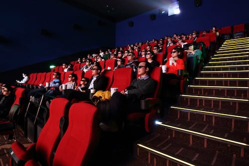 ¡Yuju, Hollywood! Ellas van más al cine que los hombres