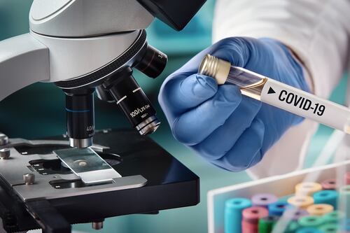 Variante Nimbus de COVID-19 es la más común en EU: CDC reportan un aumento de casos