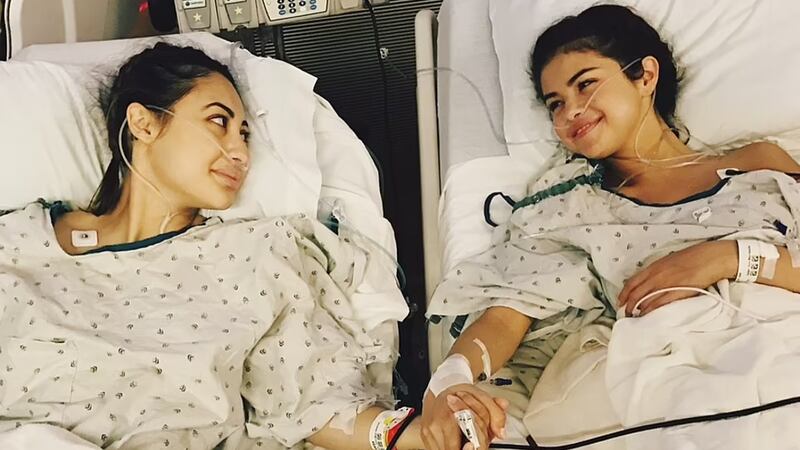 Selena Gómez: ¿Quién es Francia Raísa, la amiga que le donó un riñón y que ‘olvidó’ en su documental?