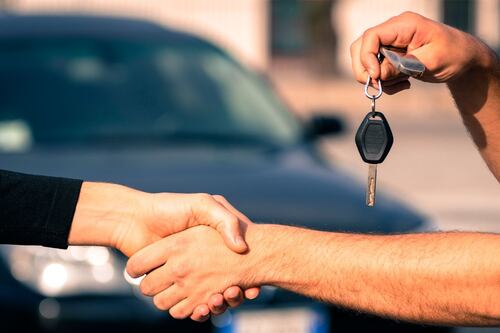 Venta de autos cae en ‘bachezote’: se encuentran 21% debajo de niveles preCOVID