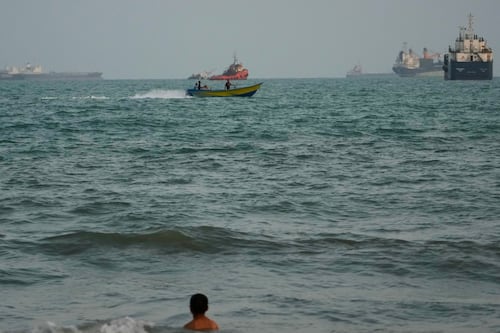 (VIDEO) EU bombardea 3 petroleros iraníes tras ataque de Teherán a buques de la Marina