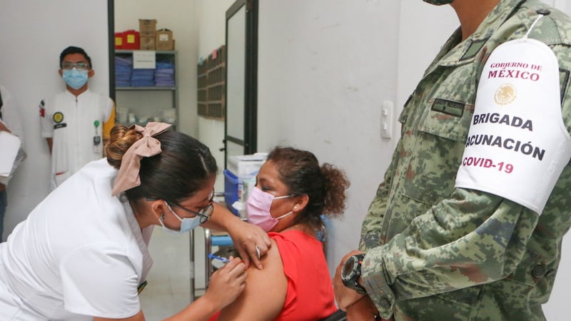 Suman 216,447 muertes por coronavirus en México