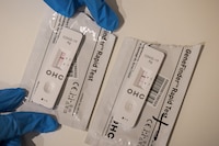 Contagiarte de COVID no garantiza protección; reinfecciones ‘arrecian’ en EU
