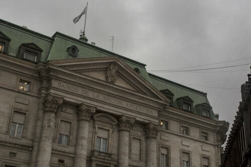 ¿Te preocupa el precio del dólar? En Argentina pasó de 18.60 a 30 pesos en casi 8 meses