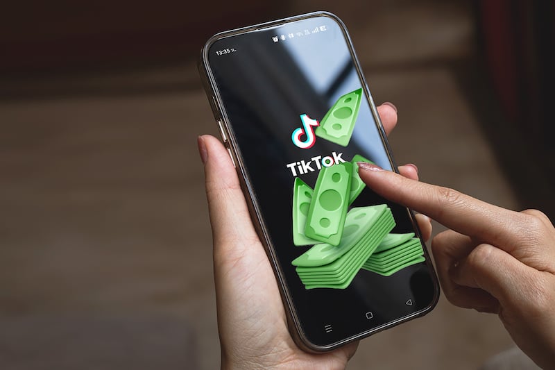 ‘Compra ahora y paga después’: Así funcionan los préstamos de hasta 30 mil pesos en TikTok