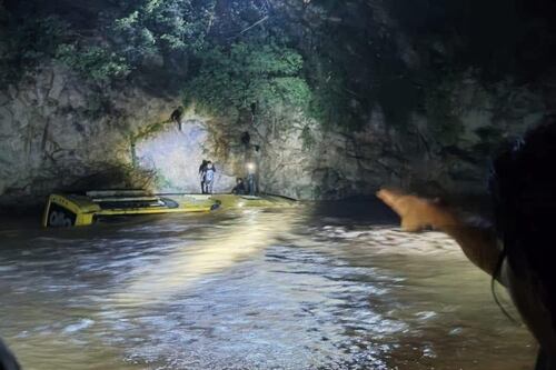 Tragedia en carretera a Guerrero: Autobús cae a un río con pasajeros; hay al menos 3 muertos y 30 heridos