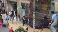 ‘Zapatiza’ a policías en el Centro Histórico de la CDMX: Detienen a 7 agresores