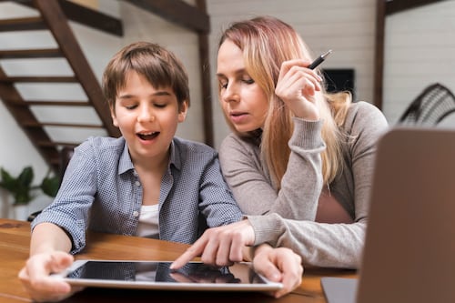 Hay que regular las redes sociales en menores de edad